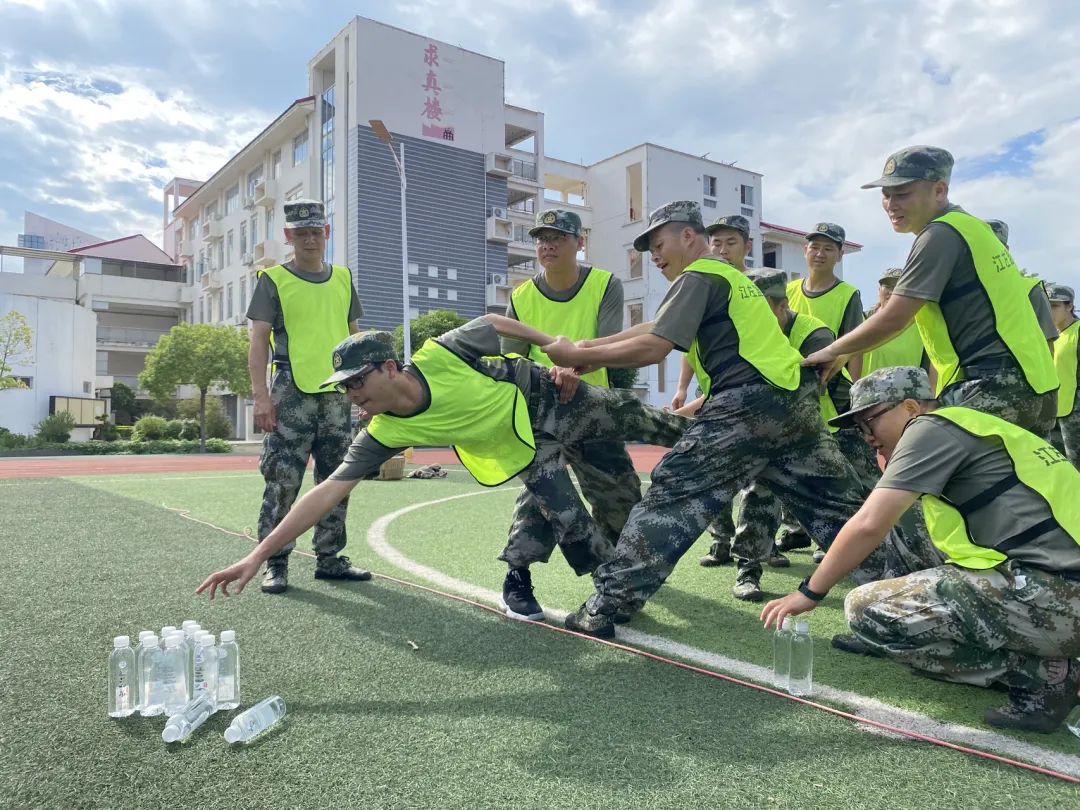 軍訓(xùn)6 軍訓(xùn)6